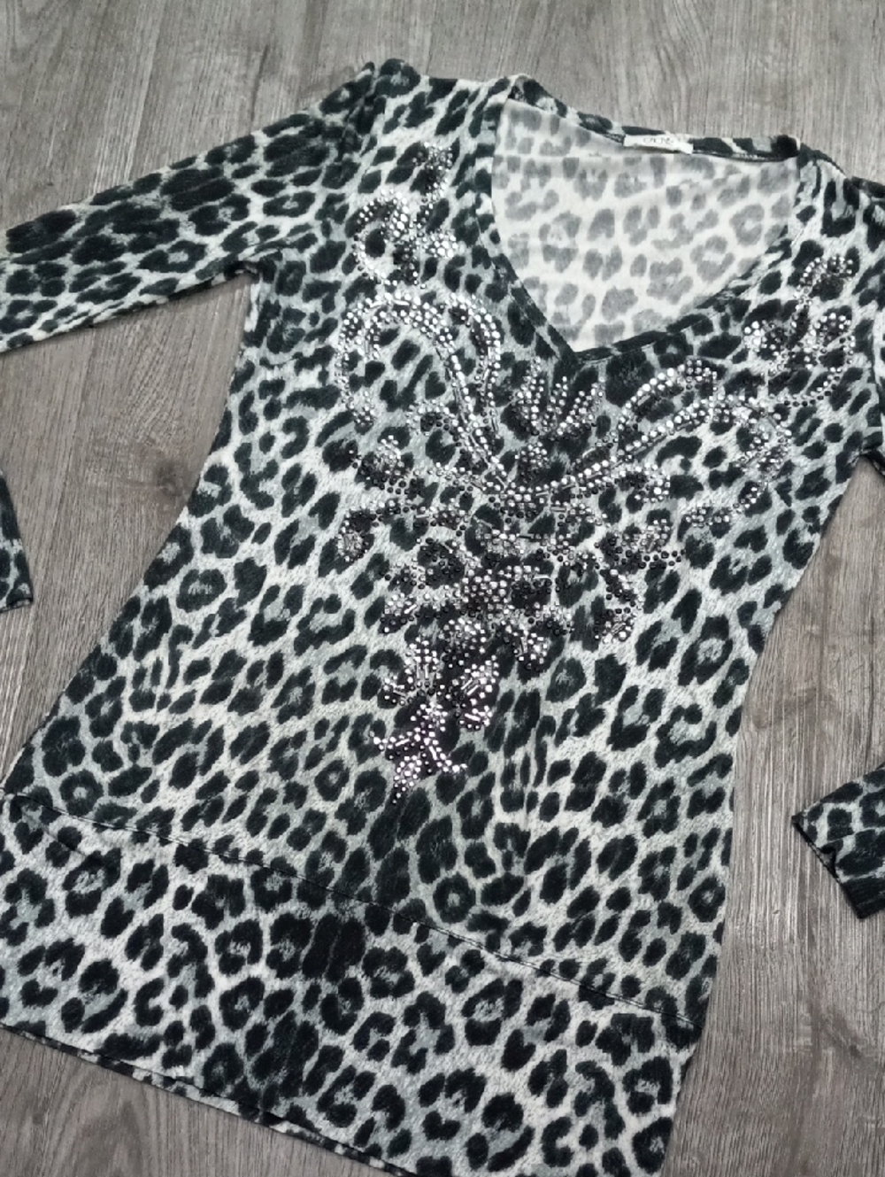 Cache Gray & White Leopard Print Top